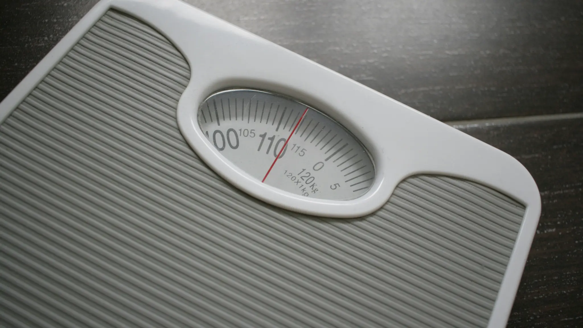 Free BMI calculator with chart showing healthy weight range and WHO BMI categories for adults and children
